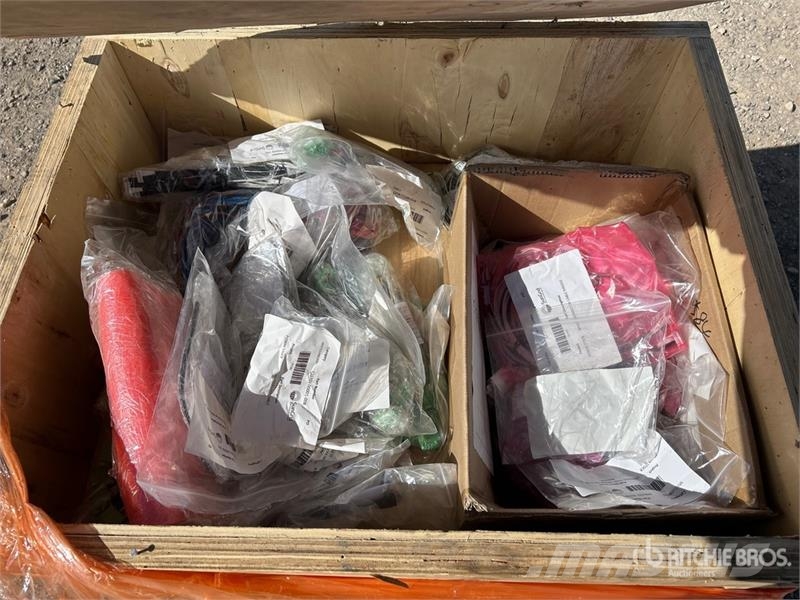 Quantity of (120) ITC Electric Components Part No: Drugi deli
