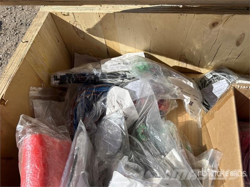 Quantity of (120) ITC Electric Components Part No: Drugi deli