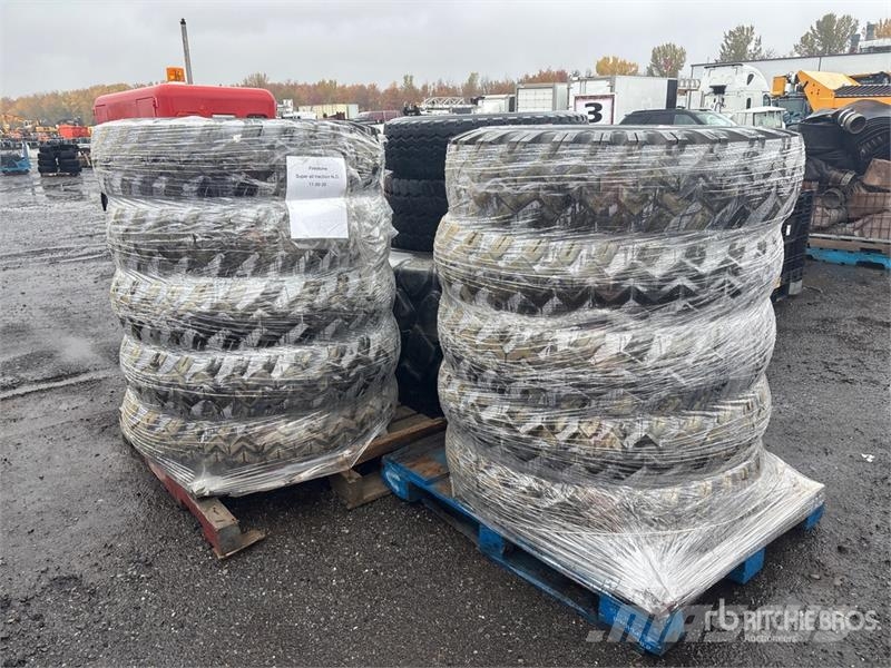 Quantity of (13) Tires Gume, točkovi i felne