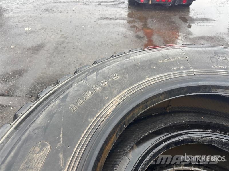Quantity of (13) Tires Gume, točkovi i felne