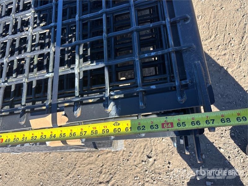  Quantity of (14) Hopper Grates ماكينات زراعية - غير ذلك