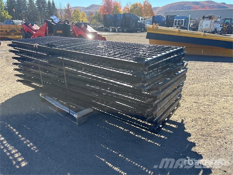  Quantity of (14) Hopper Grates ماكينات زراعية - غير ذلك