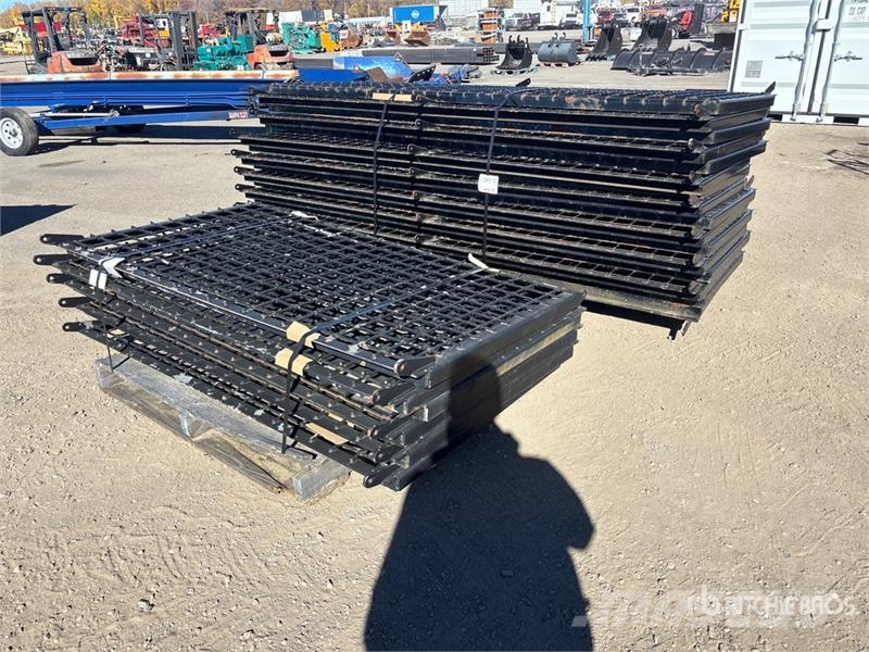  Quantity of (14) Hopper Grates ماكينات زراعية - غير ذلك