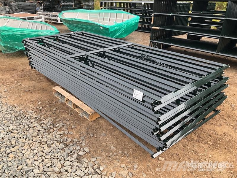 Quantity of (15) BYT DMG10 9 ft x 4 ft Steel 9 ft Autres matériels d'élevage