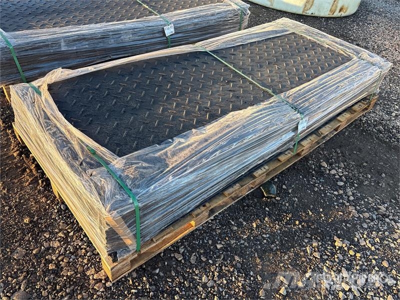 Quantity of (15) FPM Ground Protection Mats (Unus Rezervni delovi i oprema za bušenje