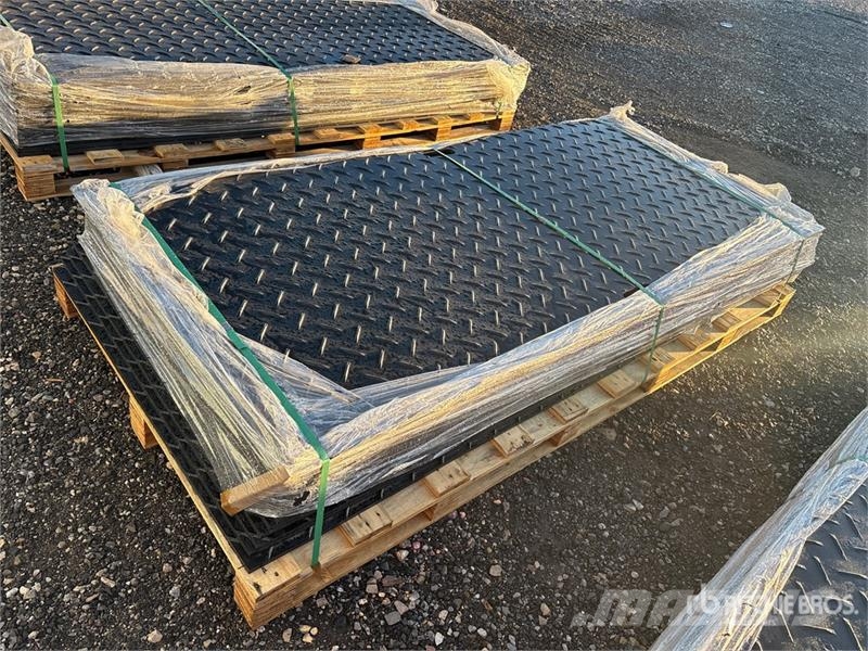 Quantity of (15) FPM Ground Protection Mats (Unus Rezervni delovi i oprema za bušenje