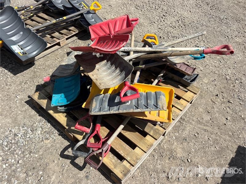  Quantity of (15) Shovels Lauksaimniecība- Citi