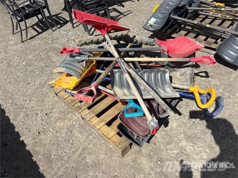  Quantity of (15) Shovels Lauksaimniecība- Citi