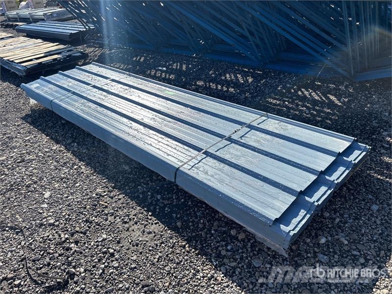 Quantity of (150) 10 ft Grey Steel Siding Roofing Utovorne dizalice, vitla i liftovi za materijal