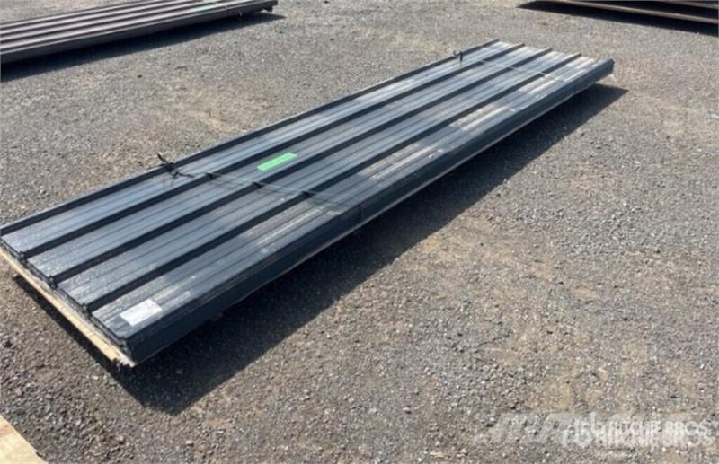 Quantity of (150) 3 ft x 12 ft Black Steel Siding Ostalo za građevinarstvo