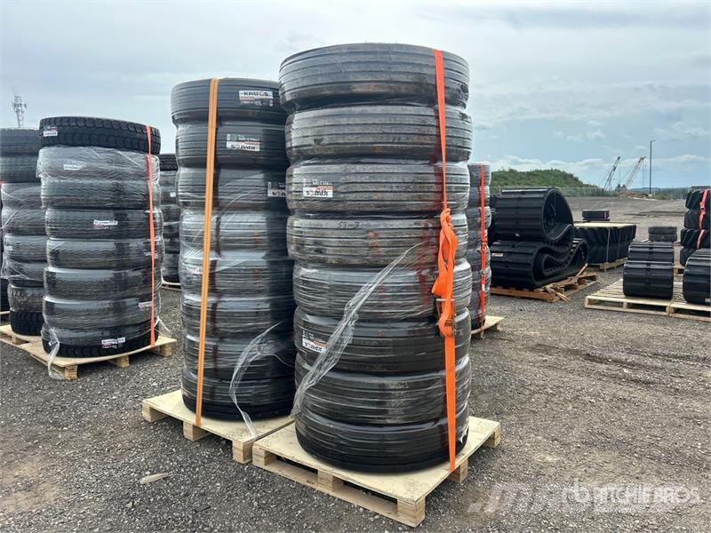 Quantity of (16) 11R22.5 Drive Transport Tires wit Tyres, wheels and rims