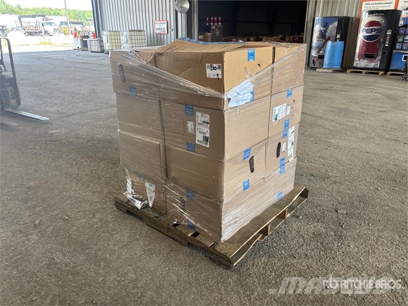  Quantity of (16) Aluminum Wheels Opony, koła i felgi