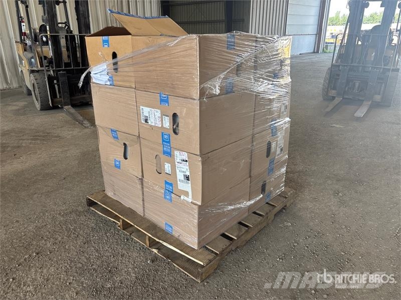  Quantity of (16) Aluminum Wheels Opony, koła i felgi