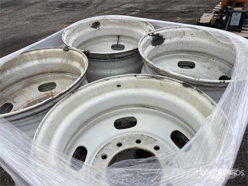 Quantity of (16) Rims Ostale kargo komponente