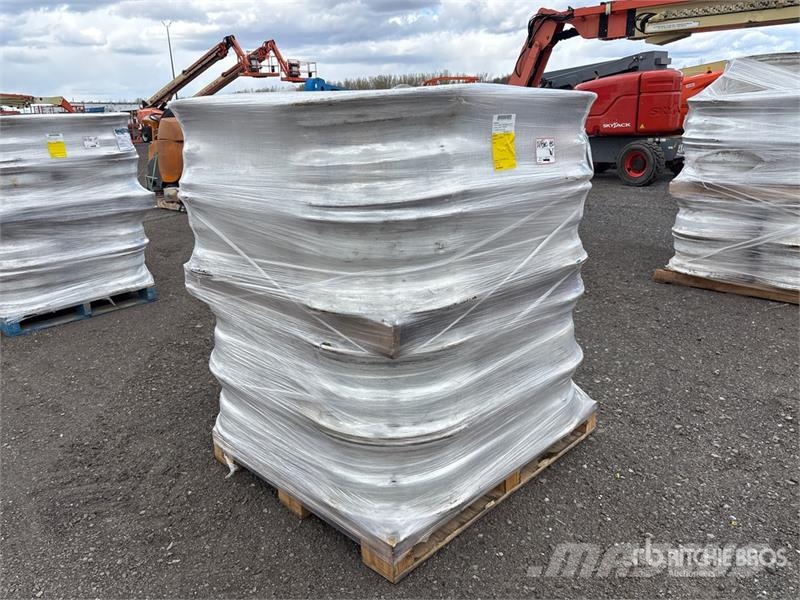 Quantity of (16) Rims Ostale kargo komponente
