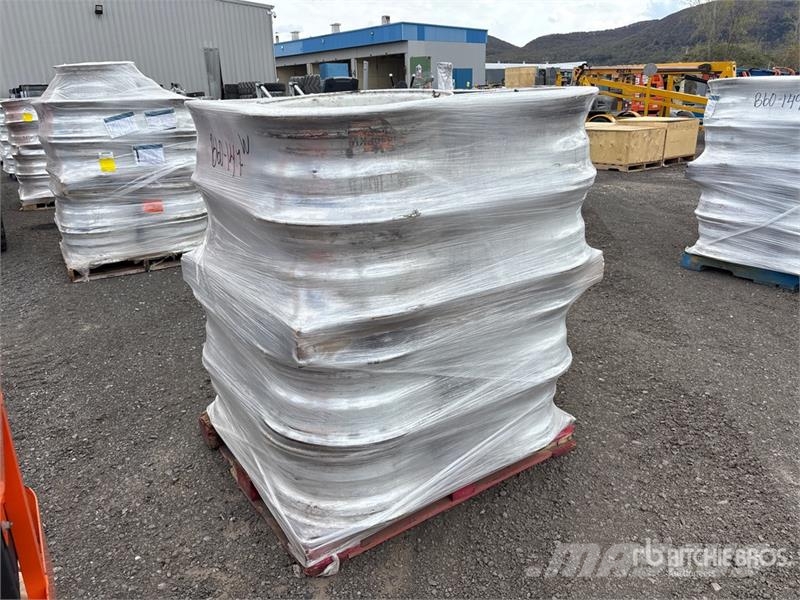 Quantity of (16) Rims Ostale kargo komponente