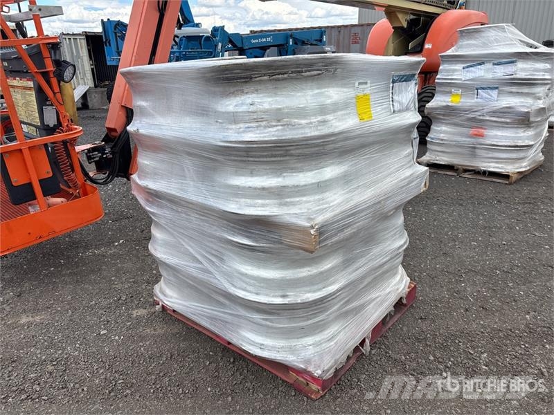 Quantity of (16) Rims Ostale kargo komponente