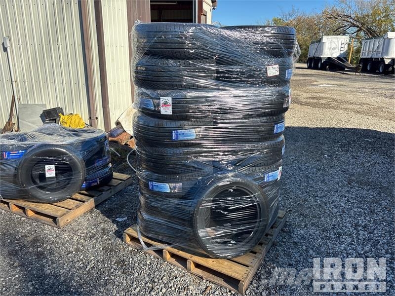 Quantity of (18) 215/55R17 Tires (Unused) Gume, točkovi i felne
