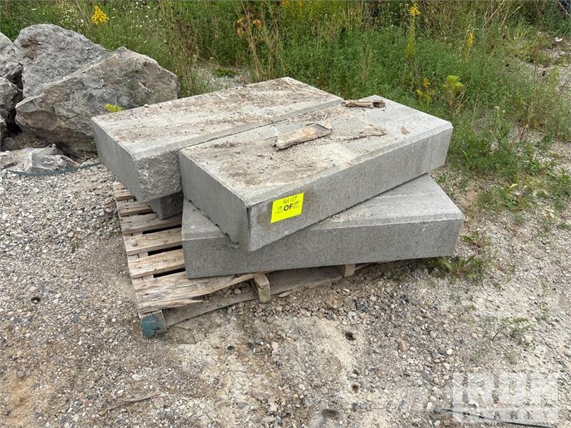  Quantity of (19) Pallets of Sewer Risers, Grates a ماكينات زراعية - غير ذلك