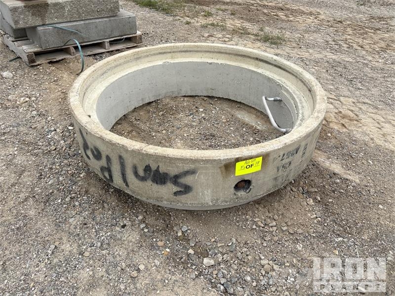  Quantity of (19) Pallets of Sewer Risers, Grates a ماكينات زراعية - غير ذلك