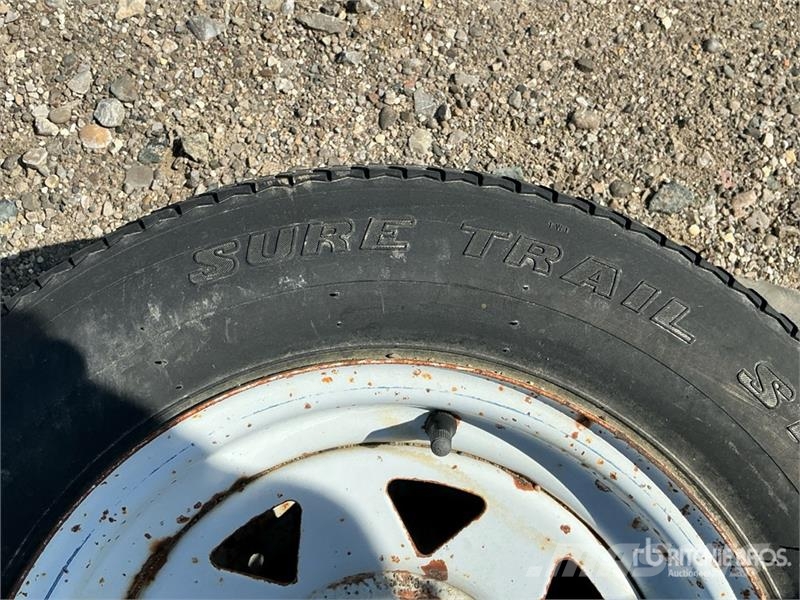Quantity of (2) 175/80D13 Tires Pneumatici, ruote e cerchioni