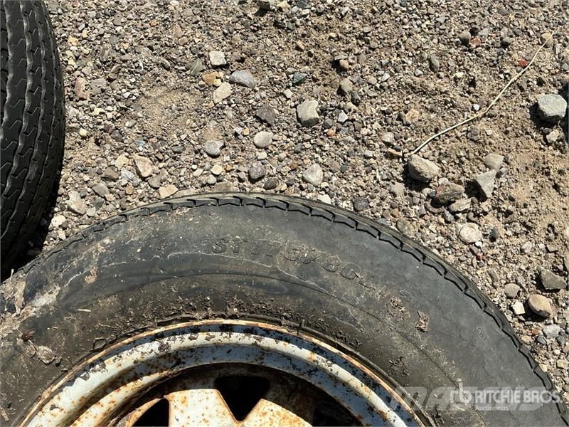 Quantity of (2) 175/80D13 Tires Pneumatici, ruote e cerchioni