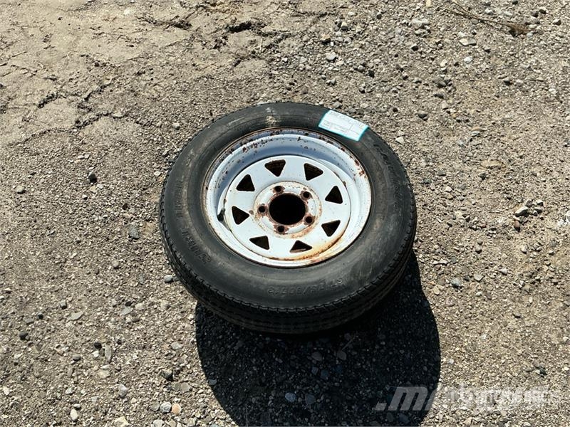 Quantity of (2) 175/80D13 Tires Pneumatici, ruote e cerchioni