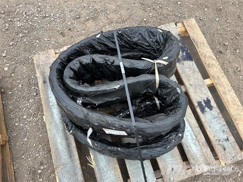  Quantity of (2) 180 mm x 72 mm X40 mm Rubber Track مكونات أخرى