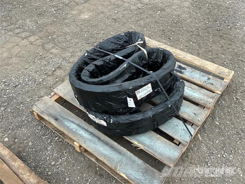  Quantity of (2) 180 mm x 72 mm X40 mm Rubber Track مكونات أخرى