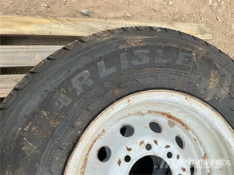  Quantity of (2) 235/80R16 Tires Gume, kolesa in platišča