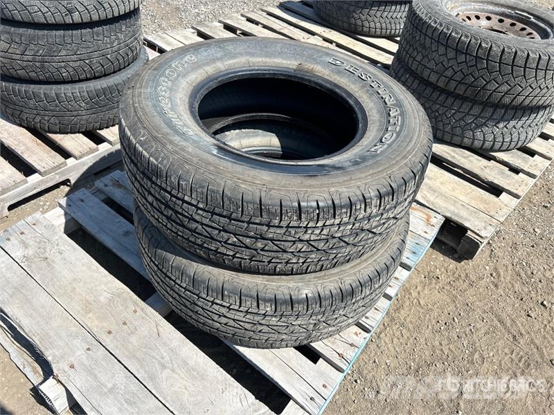 Quantity of (2) 265/70R16 Winter Tires Tyres, wheels and rims