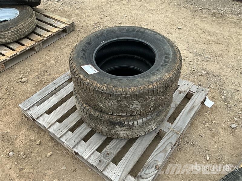  Quantity of (2) 265/70R17 Tires Gume, kolesa in platišča