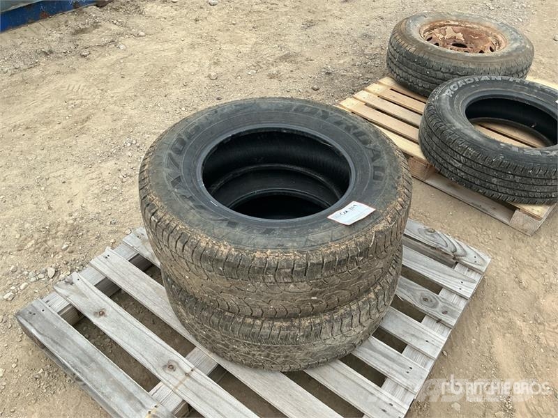  Quantity of (2) 265/70R17 Tires Gume, kolesa in platišča