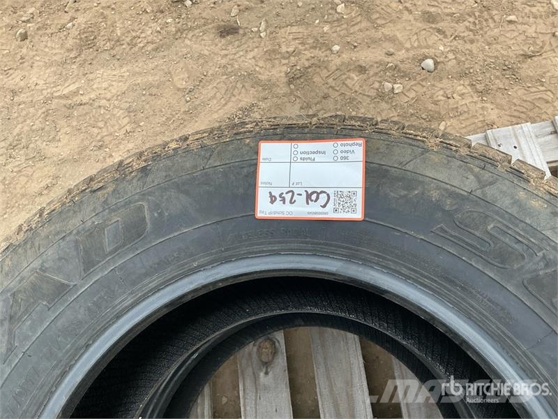  Quantity of (2) 265/70R17 Tires Gume, kolesa in platišča
