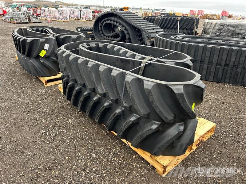 Quantity of (2) 29" Rubber Tracks (Unused) - Fits Drugi deli