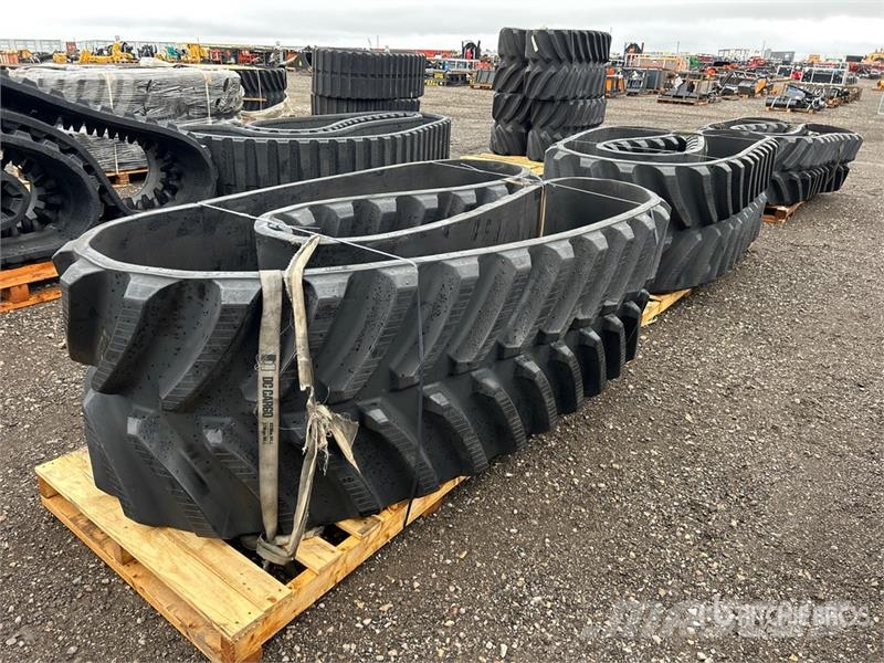 Quantity of (2) 29" Rubber Tracks (Unused) - Fits Drugi deli