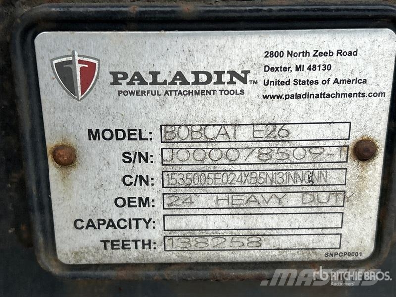 Quantity of (2) 30 in Digging 25 in Excavator Buck Schaufeln