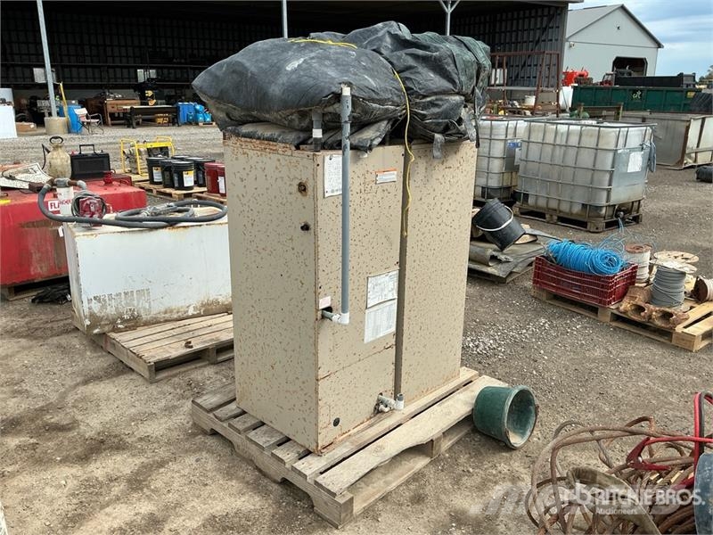  Quantity of (2) 30000 BTU Air Handlers ماكينات زراعية - غير ذلك