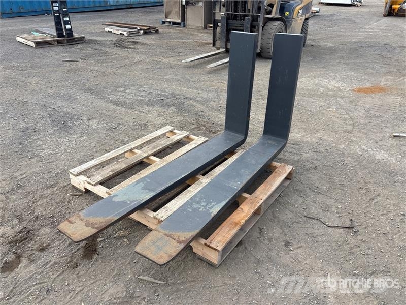  Quantity of (2) 33 in Fork Tines Drugi deli