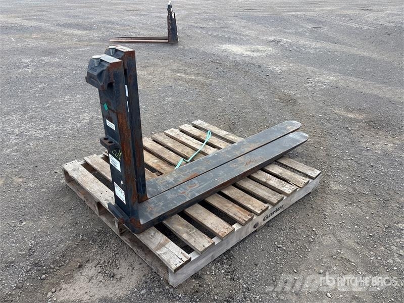  Quantity of (2) 33 in Fork Tines Drugi deli