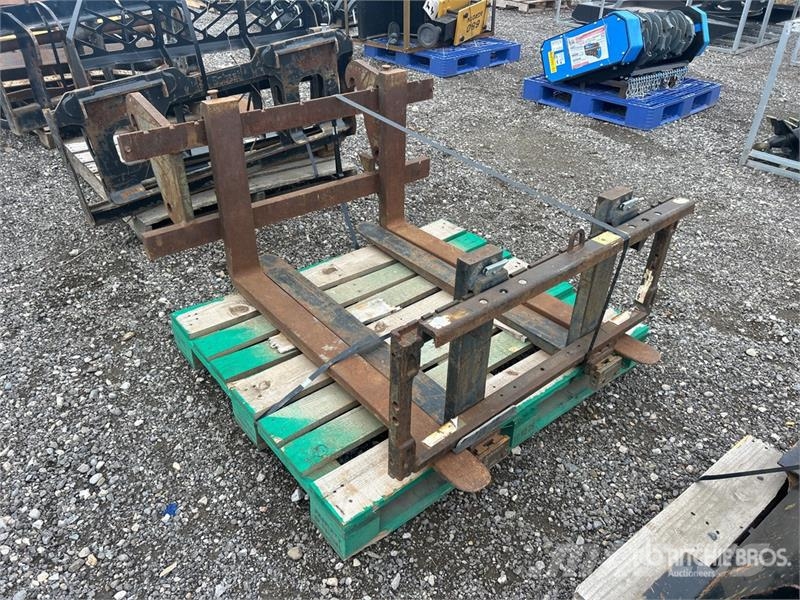 Quantity of (2) 42 in Wheel Loader Forks Fourche
