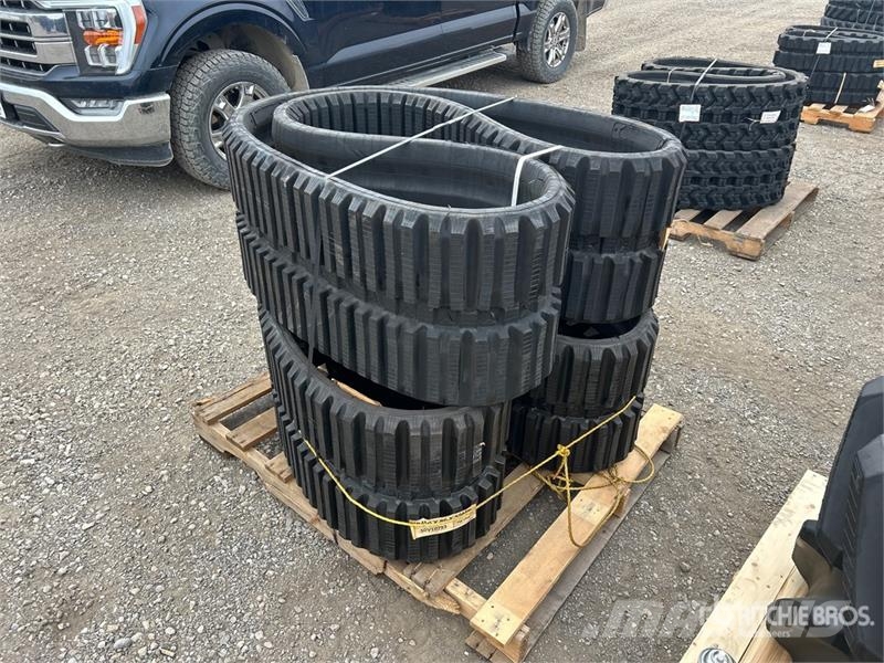  Quantity of (2) 450 mm x 86 mm X 59 mm Rubber Trac مكونات أخرى