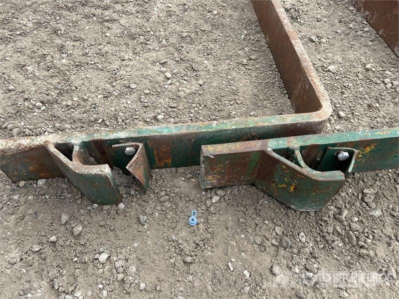 Quantity of (2) 48 in Fork Tines Andre komponenter