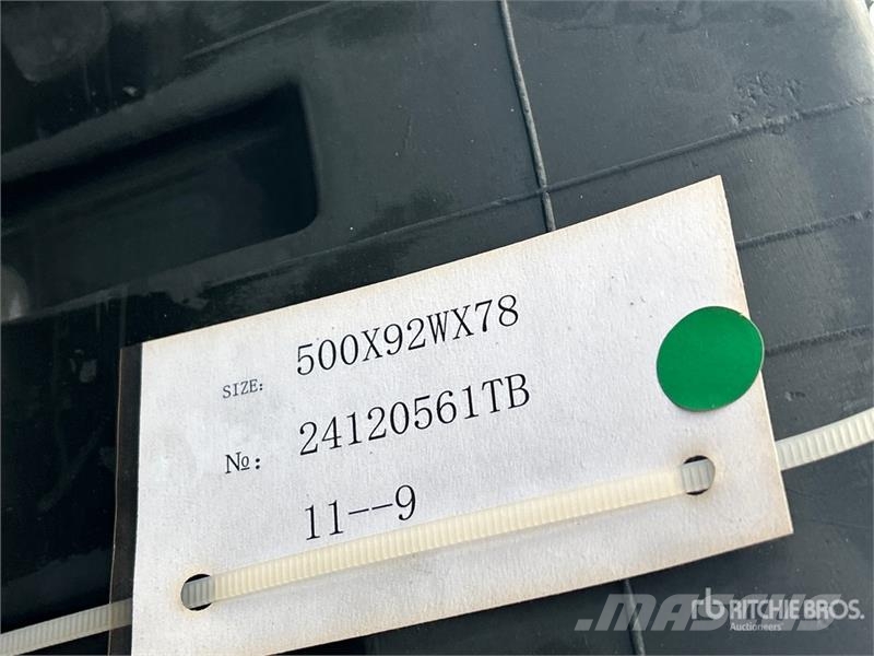  Quantity of (2) 500 mm 92 mm x 78 mm Rubber Tracks مكونات أخرى