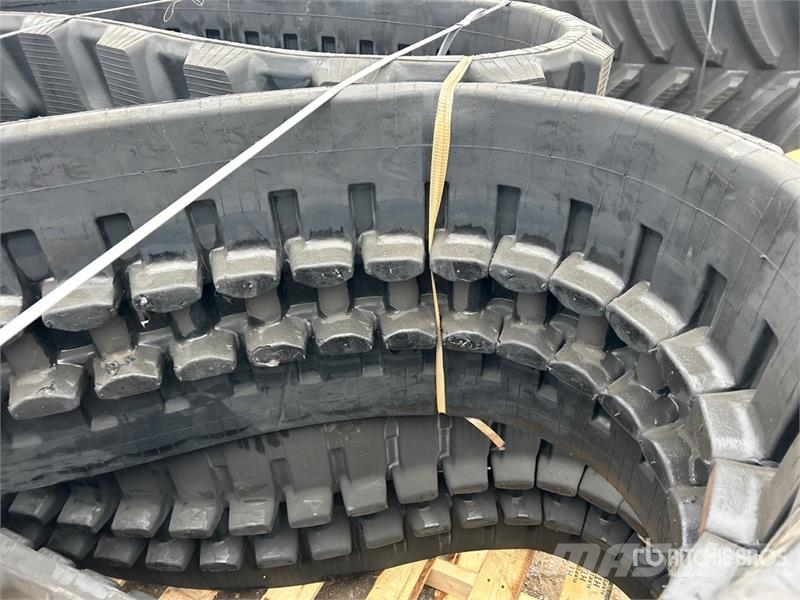  Quantity of (2) 500 mm 92 mm x 78 mm Rubber Tracks مكونات أخرى