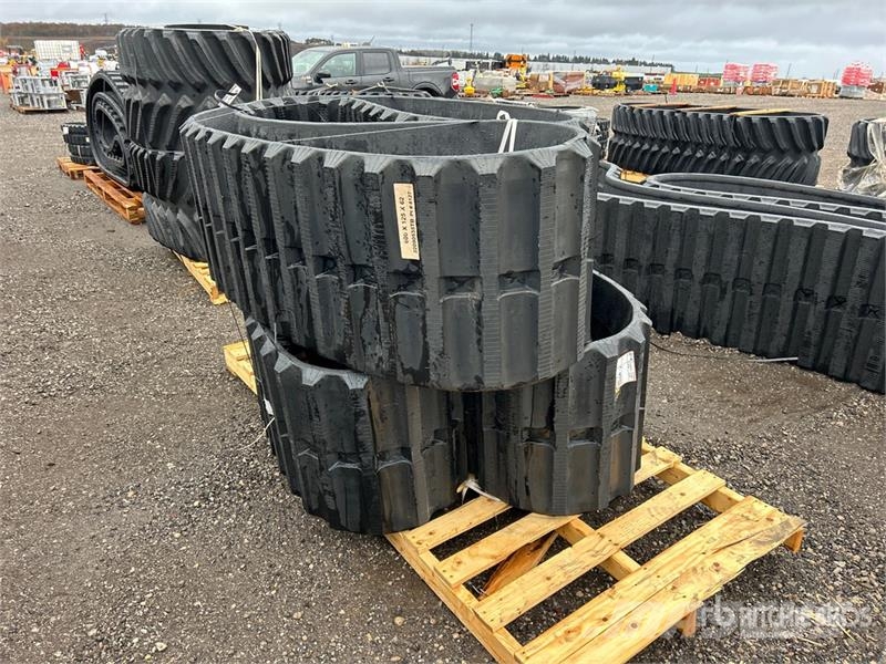  Quantity of (2) 600 mm x 125 mm x 62mm 23" Rubber  مكونات أخرى