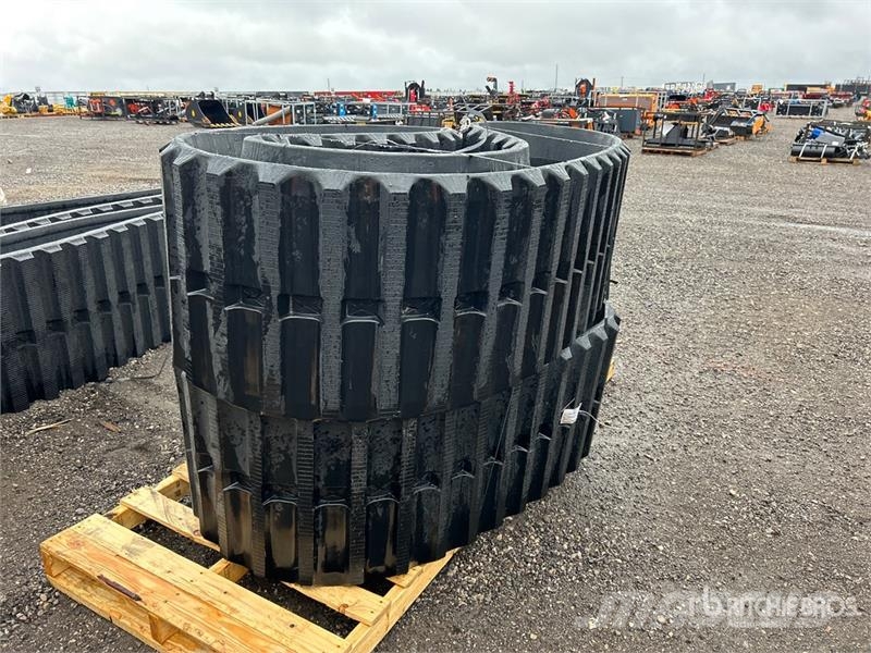  Quantity of (2) 600 mm x 125 mm x 62mm 23" Rubber  مكونات أخرى