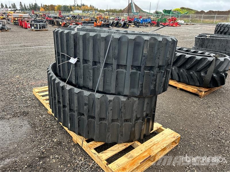  Quantity of (2) 600 mm x 125 mm x 62mm 23" Rubber  مكونات أخرى