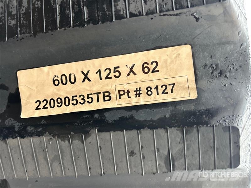  Quantity of (2) 600 mm x 125 mm x 62mm 23" Rubber  مكونات أخرى