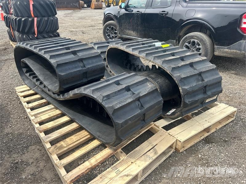 Quantity of (2) 600X125X62 (23 inches) Rubber Trac Drugi deli